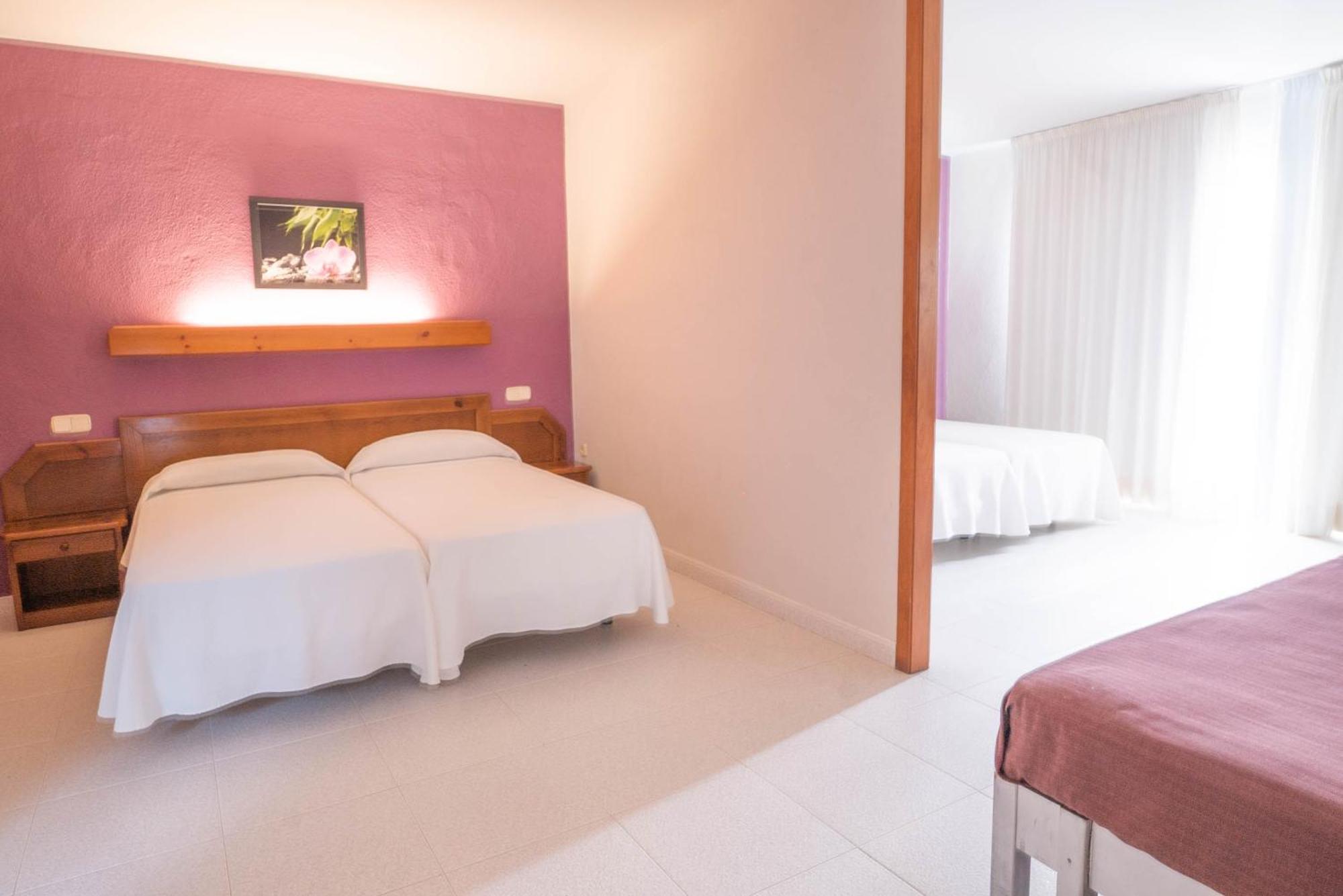 Hotel S'Agoita بلاتجا ذارو الغرفة الصورة